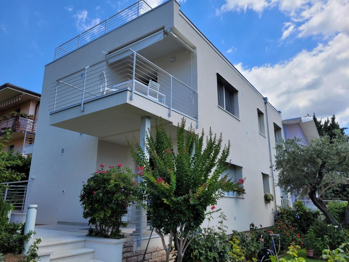 Garda View - Nuovo Appartamento Con Solarium Vista Lago Exterior foto