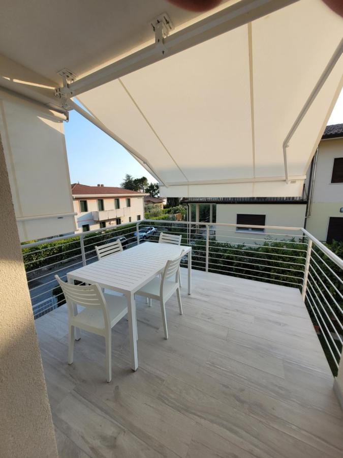 Garda View - Nuovo Appartamento Con Solarium Vista Lago Exterior foto