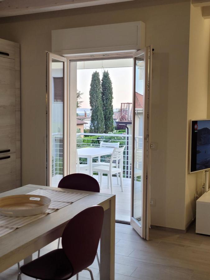Garda View - Nuovo Appartamento Con Solarium Vista Lago Exterior foto