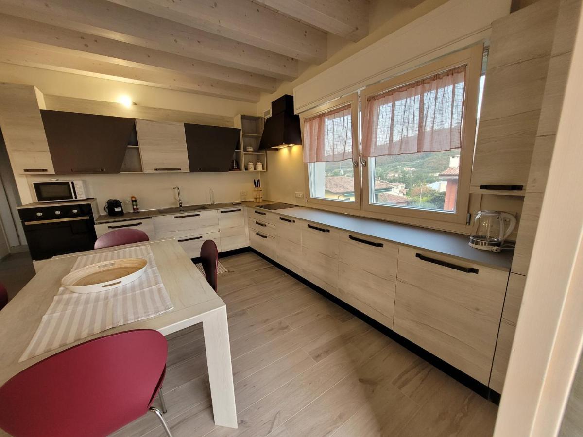 Garda View - Nuovo Appartamento Con Solarium Vista Lago Exterior foto
