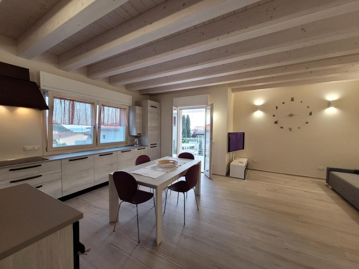 Garda View - Nuovo Appartamento Con Solarium Vista Lago Exterior foto