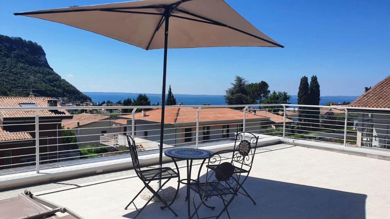 Garda View - Nuovo Appartamento Con Solarium Vista Lago Exterior foto