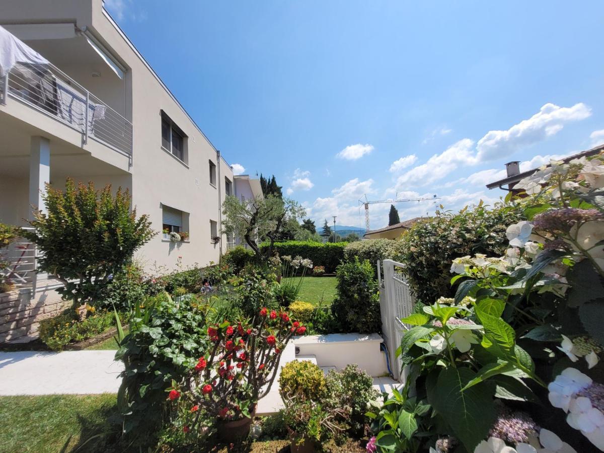 Garda View - Nuovo Appartamento Con Solarium Vista Lago Exterior foto